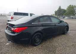 2011 HYUNDAI SONATA GL