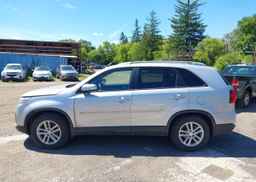 2015 KIA SORENTO LX
