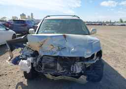 2003 TOYOTA HIGHLANDER LIMITED