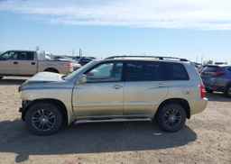 2003 TOYOTA HIGHLANDER LIMITED