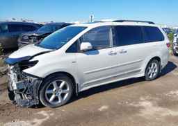 2020 TOYOTA SIENNA XLE
