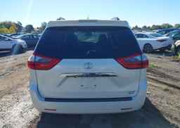 2020 TOYOTA SIENNA XLE
