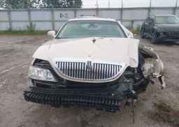 2003 LINCOLN TOWN CAR CARTIER