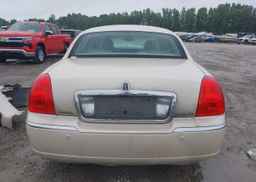 2003 LINCOLN TOWN CAR CARTIER