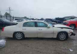 2003 LINCOLN TOWN CAR CARTIER