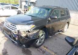 2013 TOYOTA HIGHLANDER PLUS