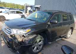 2013 TOYOTA HIGHLANDER PLUS
