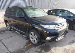 2013 TOYOTA HIGHLANDER PLUS