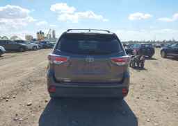 2016 TOYOTA HIGHLANDER LIMITED