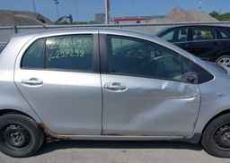 2010 TOYOTA YARIS LE