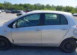 2010 TOYOTA YARIS LE