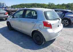 2010 TOYOTA YARIS LE