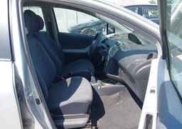 2010 TOYOTA YARIS LE