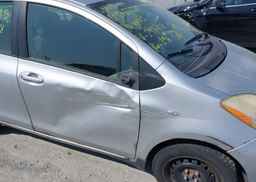 2010 TOYOTA YARIS LE