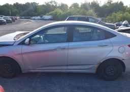2012 HYUNDAI ACCENT