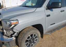 2018 TOYOTA TUNDRA CREWMAX SR5