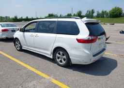2018 TOYOTA SIENNA LE V6