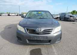 2010 TOYOTA CAMRY SE