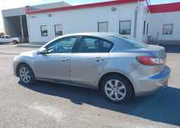 2013 MAZDA 3 I