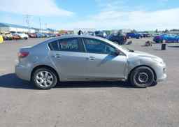 2013 MAZDA 3 I