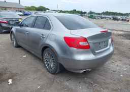 2011 SUZUKI KIZASHI S