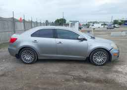 2011 SUZUKI KIZASHI S