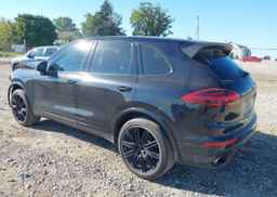 2017 PORSCHE CAYENNE