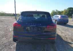 2017 PORSCHE CAYENNE