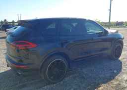 2017 PORSCHE CAYENNE