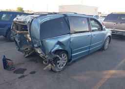 2010 CHRYSLER TOWN & COUNTRY TOURING