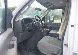 2005 FORD ECONOLINE E450 SUPER DUTY CUTWY VAN