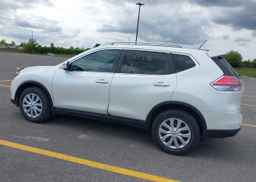 2015 NISSAN ROGUE