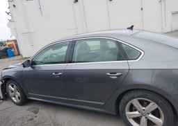 2013 VOLKSWAGEN PASSAT SE