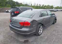 2013 VOLKSWAGEN PASSAT SE