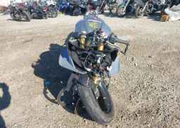 2022 APRILIA RSV4 1100
