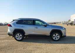 2019 TOYOTA RAV4 XLE