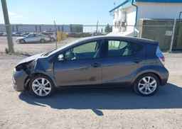 2013 TOYOTA Prius c