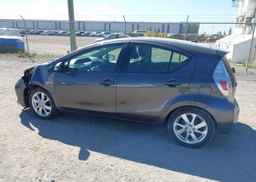 2013 TOYOTA Prius c