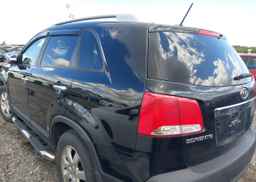 2013 KIA SORENTO LX