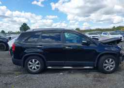 2013 KIA SORENTO LX
