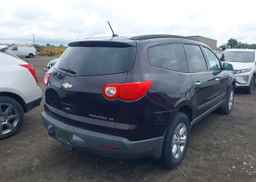 2010 CHEVROLET TRAVERSE LS