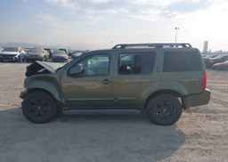 2005 NISSAN PATHFINDER LE