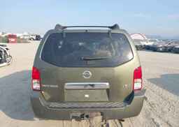 2005 NISSAN PATHFINDER LE