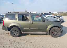2005 NISSAN PATHFINDER LE