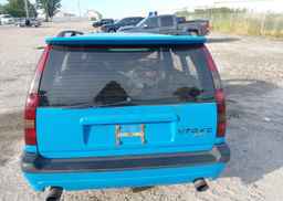 2000 VOLVO V70 XC