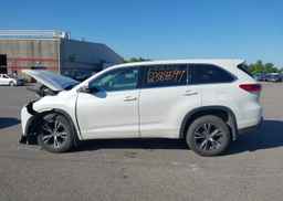 2018 TOYOTA HIGHLANDER LE