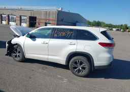 2018 TOYOTA HIGHLANDER LE