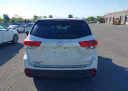2018 TOYOTA HIGHLANDER LE