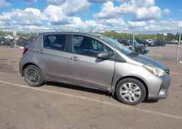 2015 TOYOTA YARIS LE