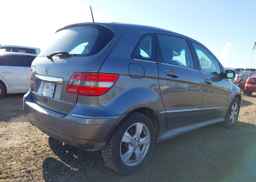 2010 MERCEDES-BENZ B200
